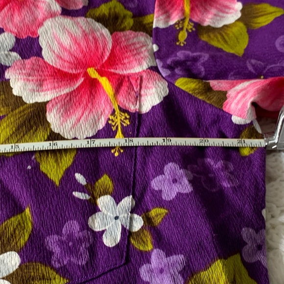 Vintage made in Hawaii Ui-Maikai short sleeve dress shirt. - Picture 8 of 9